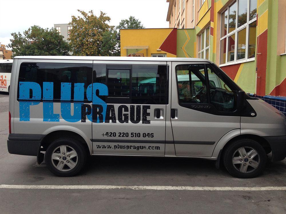 Plus Prague Хостел *