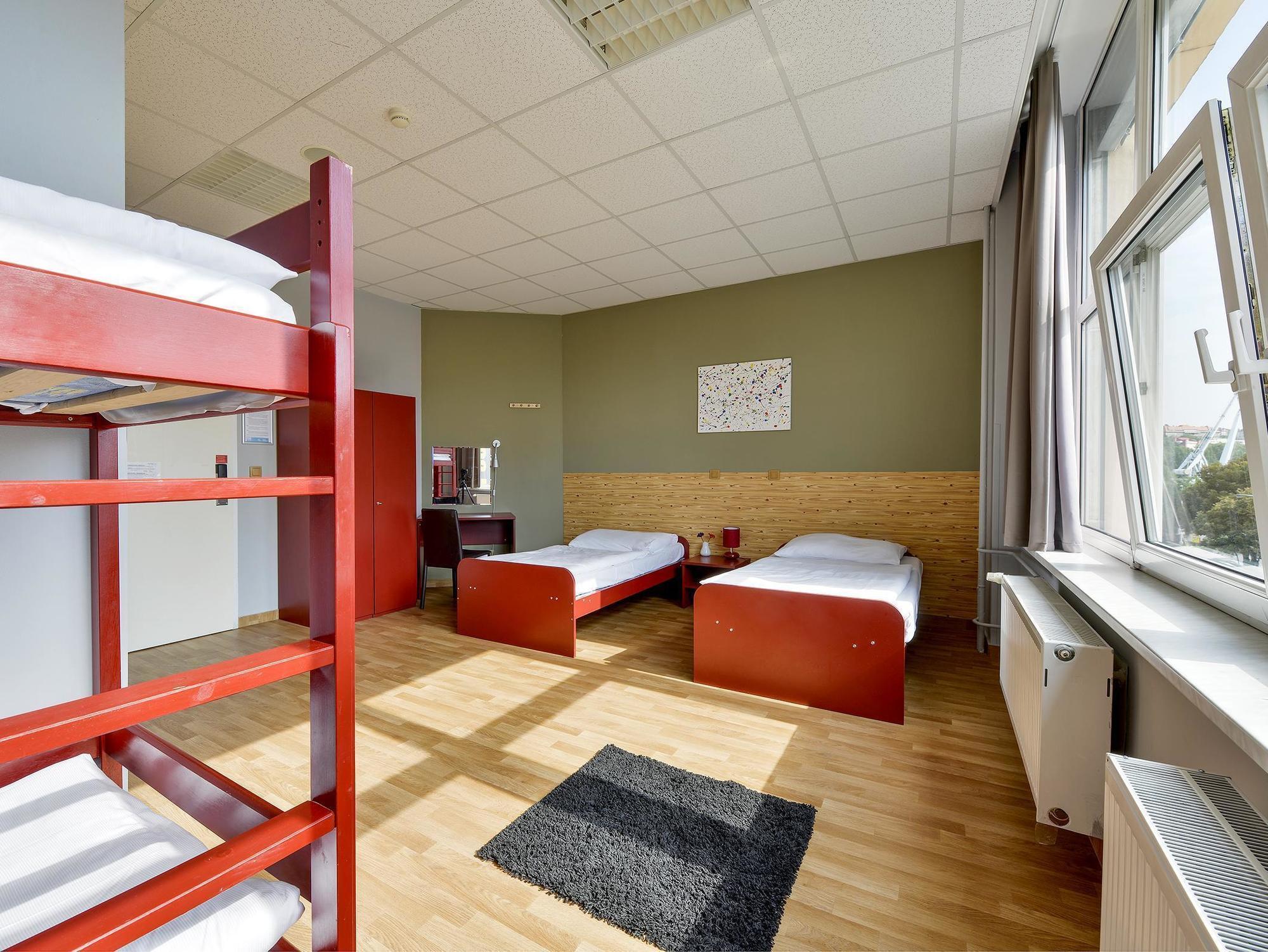 Hostel Plus Prague *